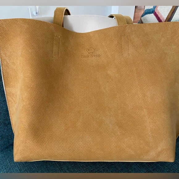 *COMBO * Tote bag plus multi bag or funny pack vegan leather camel pre loved 💕 - Picture 4 of 12